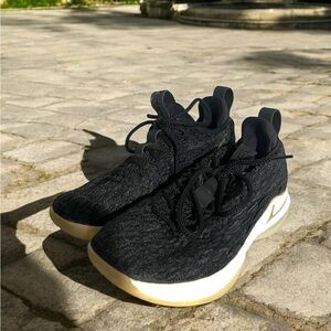 Nike LeBron 15 Low Metallic Gold